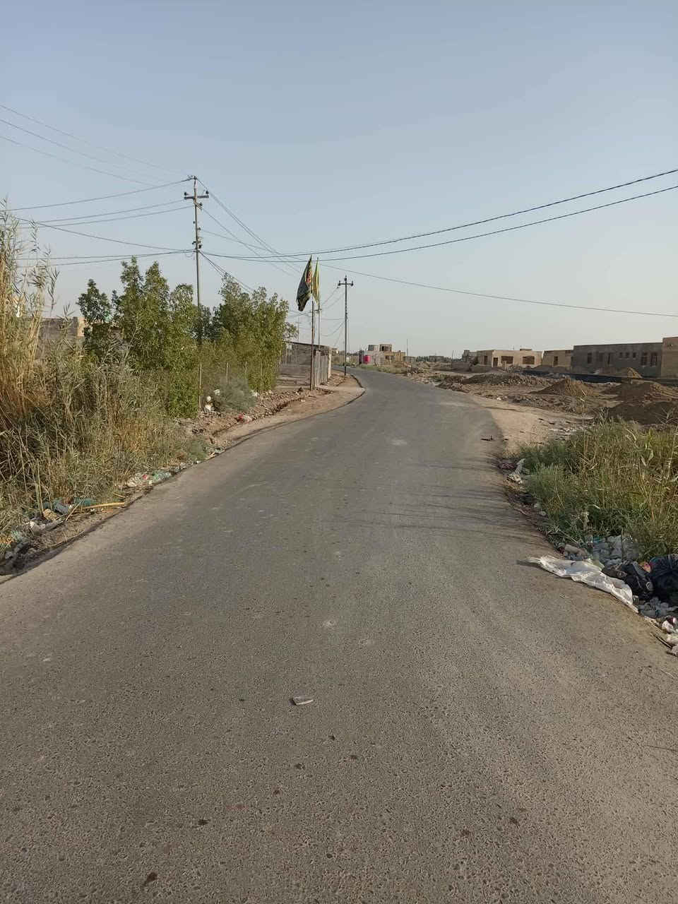 بسم الله الرحمن الرحيم
بيت هيكل البيع مساحه 250 متر 
مع قطعه 150متر
على طريق مشايه قرب سيطره 
ثلث قرف وصاله ومطبخ وستقبال 
وصحيات داخليه وخارجيه 
شراي ينتصل على هاذه رقم ***********
سعر خاص
