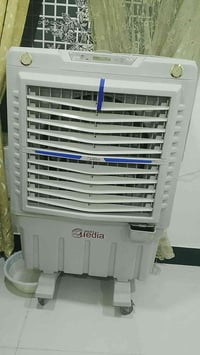 كنفيره حجم جبير نضيفه وشغاله فول هوها مابيها اي عطل سعر 100 وبيها مجال...