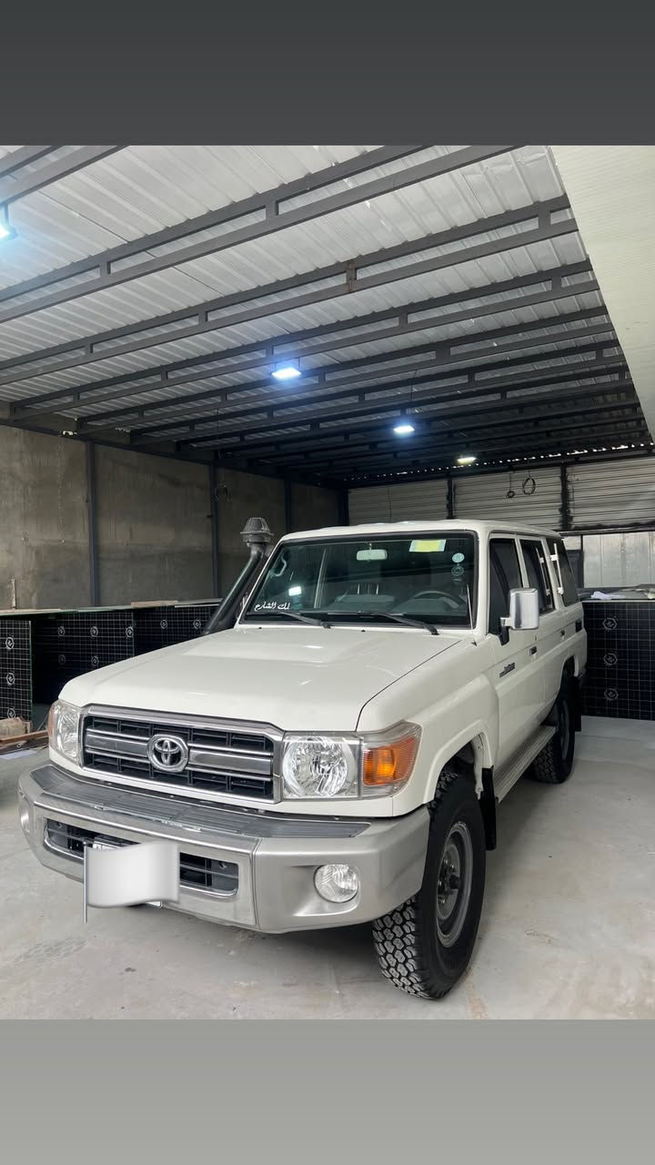 سلام عليكم
لاندكروز 2015 كفاله عامه ماشيه 80 الف 
رقم اربيل
ديزل 
كير عادي 
جام اوتماتيك
مكاني بصره 
رقم التواصل ***********
