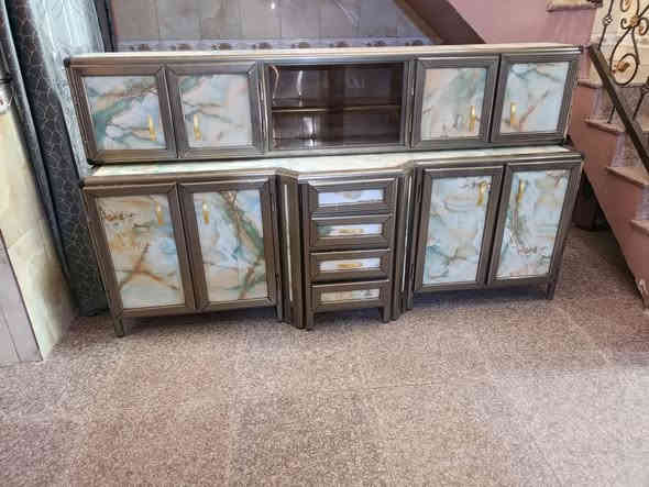 للبيع كاونتر نظيف جدا مكان بغداد شعله ***********.
