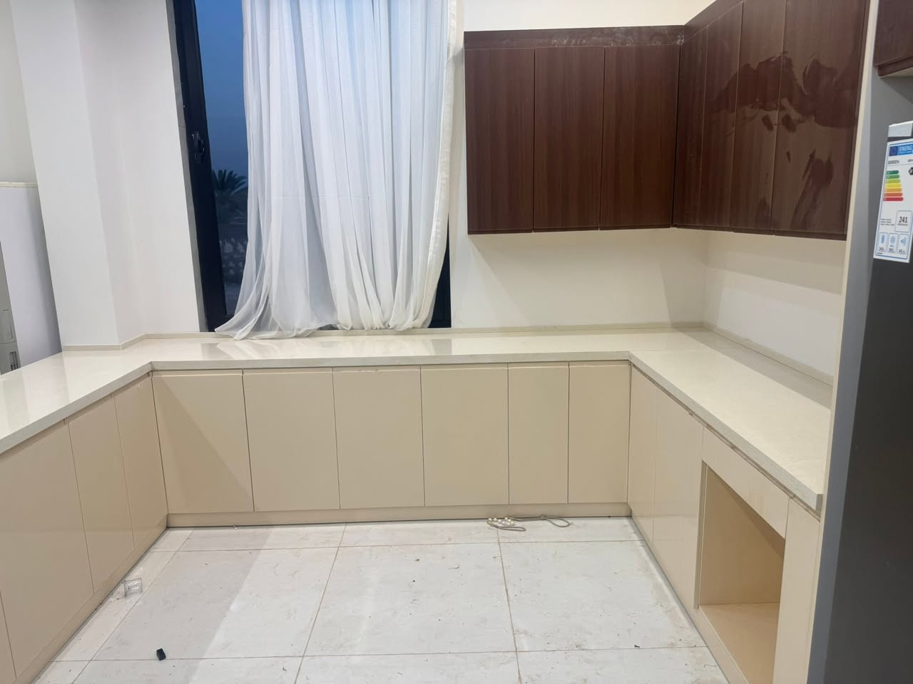 تم اناجاز مطبخ حار وبارد 
ملحق ارتفاعه 90
كوارتز طبيعي


**إذا كنت صاحب هذا الإعلان وتريد حذفه لأي سبب، رجاءا أرسل رسالة إلى الدعم الفني**