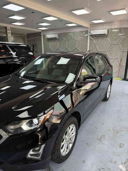 شوفرليت اكونيكس موديل 2020رقم بغداد
السلام عليكم عندي شوفرليت اكوينكس موديل 2020 امريكي حادث جاملغ وبنيد والسياره تصليح كلش حلو والسياره بدون نواقص كامله ورقم بغداد  الجديد والتحويل مباشر مواصفاته 
بصمه تشغيل وابواب 
كرسي كهرباء 
ويل كب 
فول تحكم
رادار امامي 
تحديد مسار
فور ويل 
تبريد قطعتين  
شاشه وسطيه 
تشغيل عن بعد 
محرك 4 سلندر 1500 تيربو 
السعر 133ورقه 
عنواني بغداد حي الجامعه نفق الشرطه والاتصال على الرقم ***********
