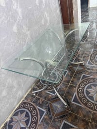 ميز زجاج تكمه  الطول 120 العرض 70  بغداد حي الجهاد  07823894898 بغداد,...