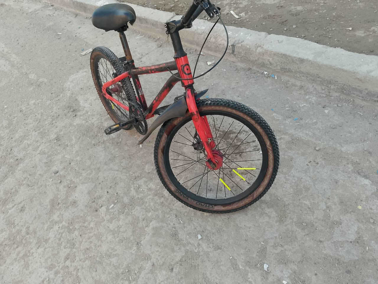 السلام عليكم شلونكم بايسكل للبيع حجم ٢٠ خوش بايسكل ونضيف بس هو احمر وصبغة اسود الي عجبه خلي يتوصل خاص المكان الخطيب الطابو يم كباب دامبي سعر ٣٠ وبي مجال الطيبين


**إذا كنت صاحب هذا الإعلان وتريد حذفه لأي سبب، رجاءا أرسل رسالة إلى الدعم الفني**