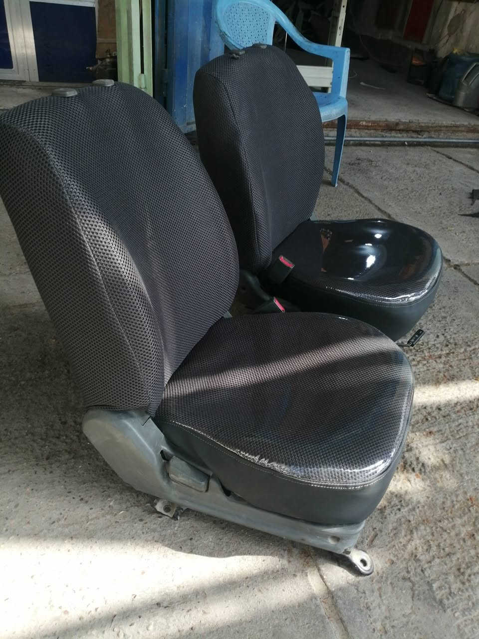 ١٥٠ ألف فقط اكرر ١٥٠ فقط كشنات زائد ارضيه مواد وعمل برغي ما تجيب نحله مع مقعد كنتارا ثري دي كافة الالوان مع أرضيه ثخين شرط فووووووول نايلون كيج ٤٠ دوشمة الامير كاظميه شارع النواب بعد مكتب اليعقوبي بفرع *********** يوجد واتس اب
