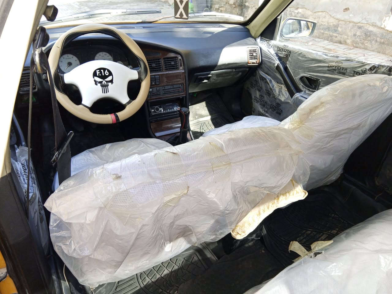 السلام عليكم بيجو بارص للبيع 2015
كير مكينه خير من الله 
تبريد 
حداديه جديده 
تخم تاير جديد 
رقم نكليزي بغداد 
تحويل ثاني يوم 
سعر 45 وبيها مجال حك جيه 
*********** واتساب موجود
