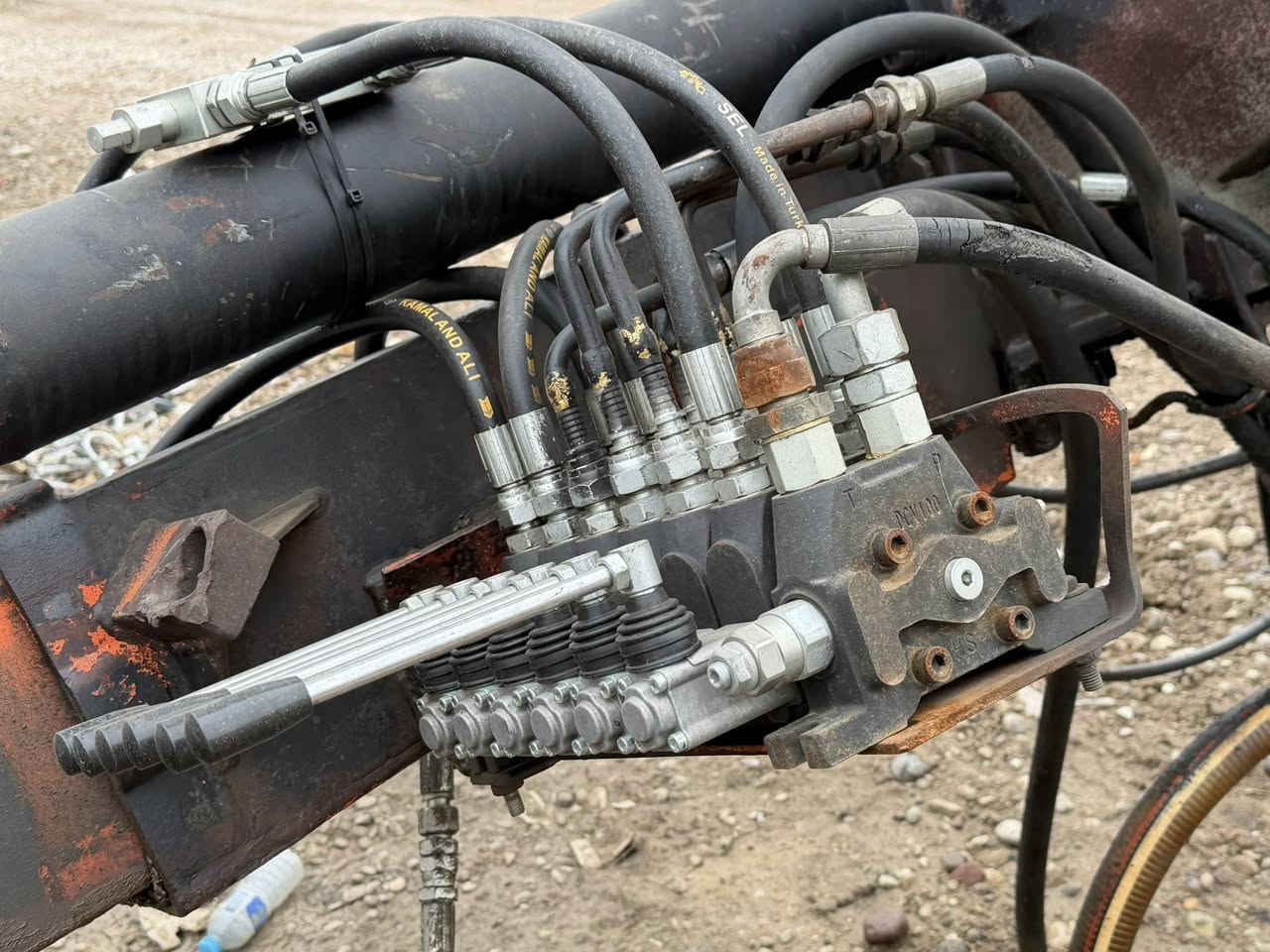 كرين هياب /6/طن سلت واحد وثنين يدوي كسر فطر مابي حلين شتغل مابي شي السعر 35وبي مجل اشويه العنوان كركوك حي الصناعه كراج حيدر الرقم***********
