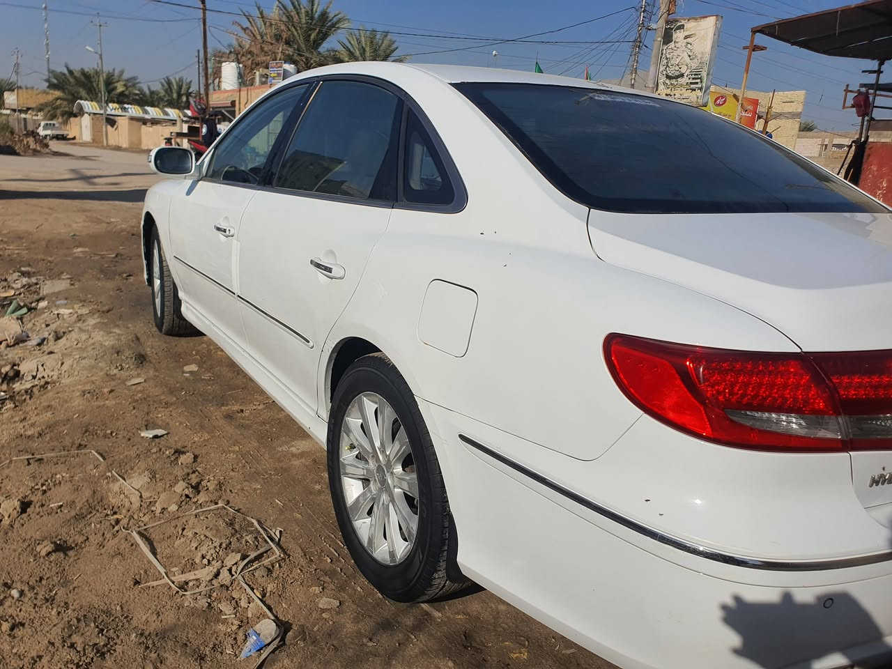 ازيرا مودل 2011 خليجي صبغ بس بنيد 

سياره جديده بسمي رقم بغداد 
فول مواصفات  

مكينه 2700 صدر جديد 
تخم تاير.  

السعر 117 وبيه مجال الاستفسار ع رقم  عنوان حله 

***********
