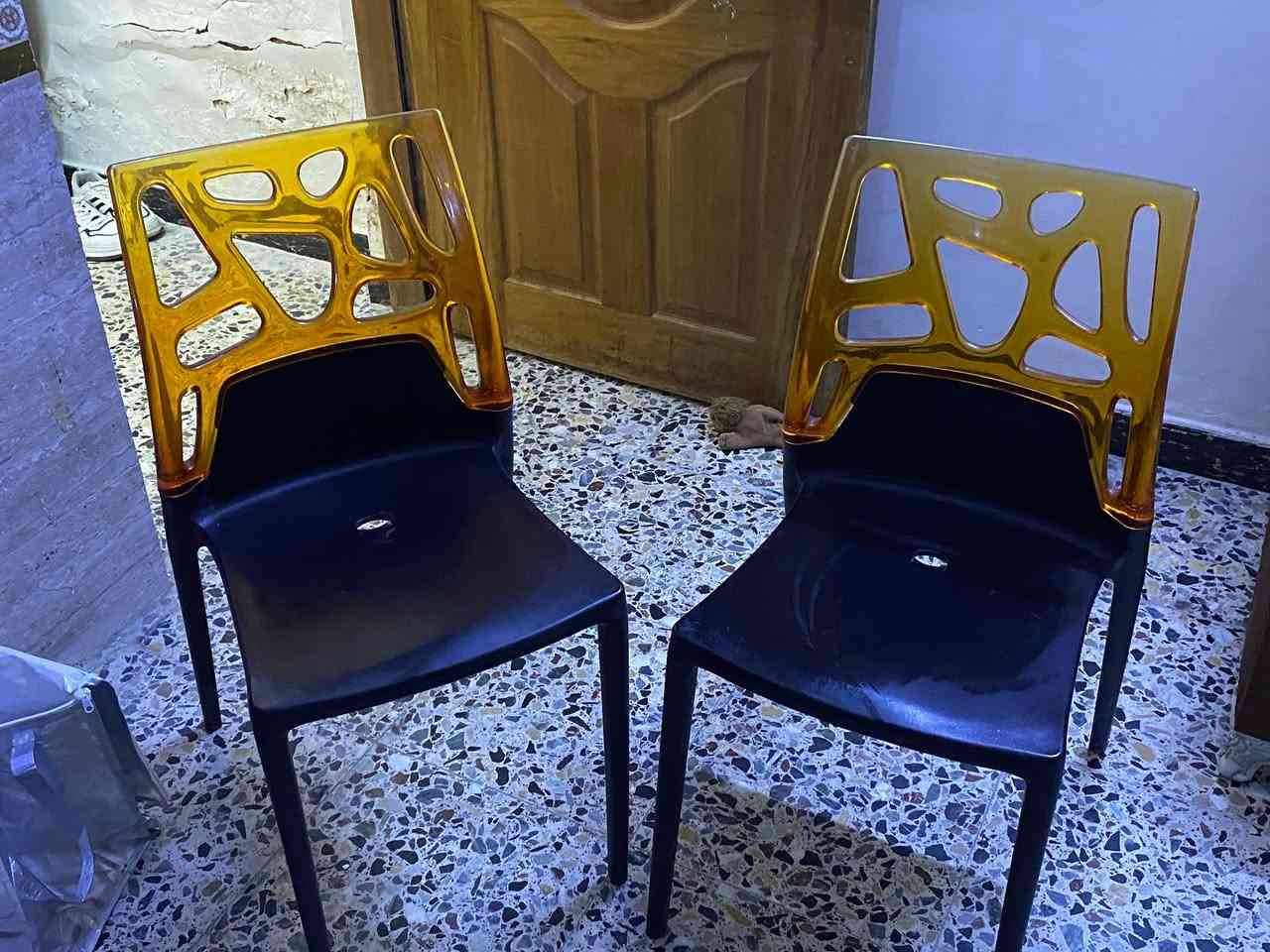 تخم نظيف للبيع وكراسي مطبخ ثنين السعر كلهن ب 90  الف
للتواصل ***********
