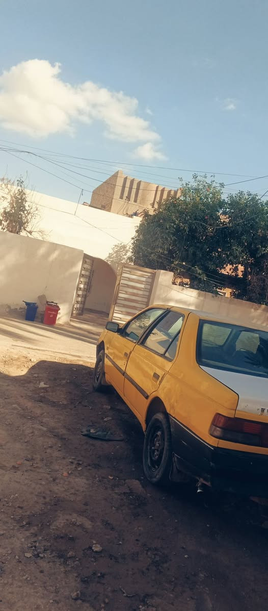 السلام عليكم ورحمه الله بيجو موديل 2009 مكينه وكير مقفولات كفاله عامه باور ستيرن شغال الصدر مكفول كفاله عامه كهربائيات كله شغال رقم بغداد الماني تبريد شغال ثلج سياره نقصها فقط الاكسل كايم ابيعه كفل سرقه وعشائر فقط مكاني بغداد سعر البيع 12 ورقه رقم الهاتف ***********
