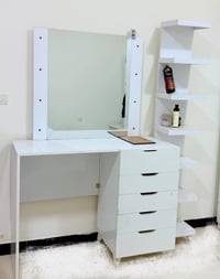 ميز مرايه وكنتور ٤ بيبان مستعمل على نضافه الكنتور جبير بس مامبين بالصو...