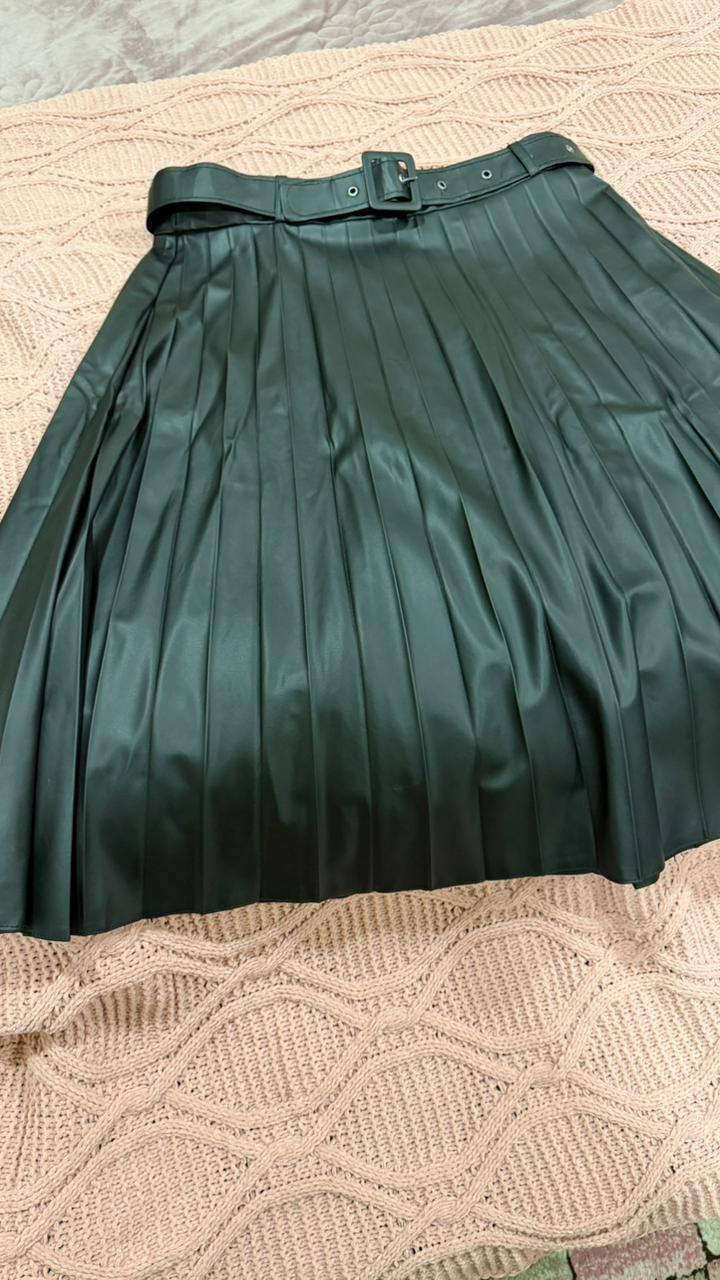 ملابس نظيفة للبيع 
الجاكيت الكابوي طولها ٨٠سم قياس ٤٢سعرها ١٥
اليلك الصوف بعشرة
القابوط الاسود ب١٥قياس٤٢
القابوط الاخضر قياس ٤٢ب١٥
اليلك والبنطرون البيج قياس ٤٠كتان بعشرة لاف
تنورة جلد قياس ٤٠بعشرة
عنواني الزهور 
واكو توصيل 
***********
