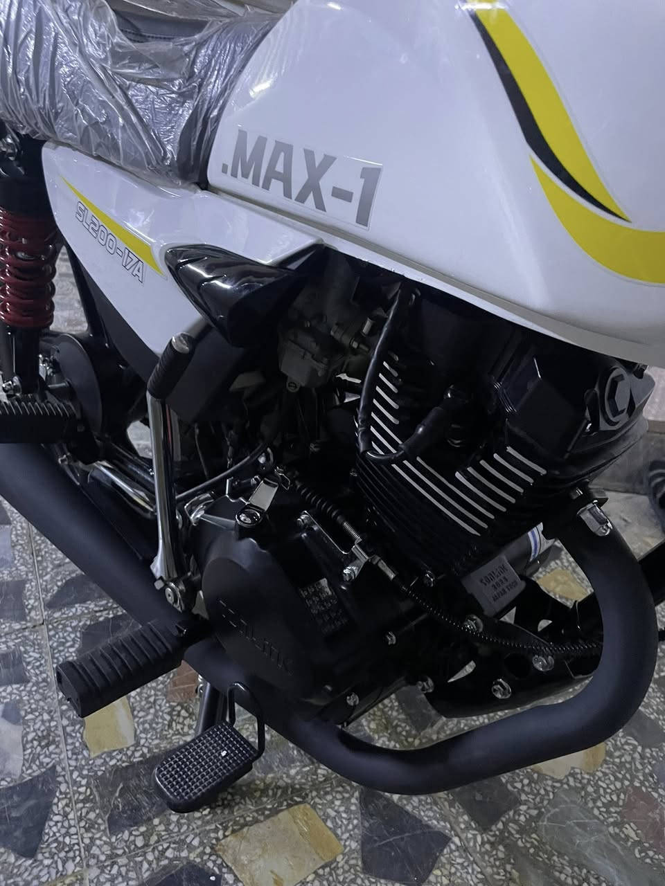 السلام عليكم دراجة سولنك MAX-1
دراجه زيرو بعدها على السحك ماشية 600 صالها 18 يوم طالعه من الوكيل موديل 2025 محرك 200cc للبيع عارضها  بمليون وبيها مجال بسيط او مراوس حسب القناعه 

العنوان بغداد الشعب 

***********
