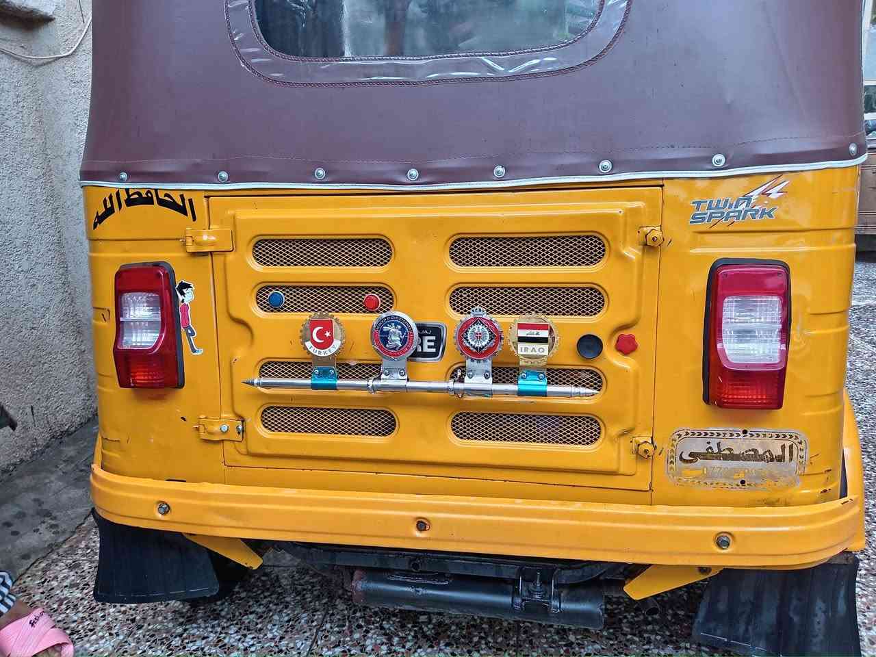 تكتك للبيع نهايه ٢٠١٩ محرك مكفول أوراق كامله هزه وصولات كامله مال مرور باقي بس تسليم المعامله تخم تاير جديد مكاني بغداد للبيع سعر خمسه ملاين ***********
