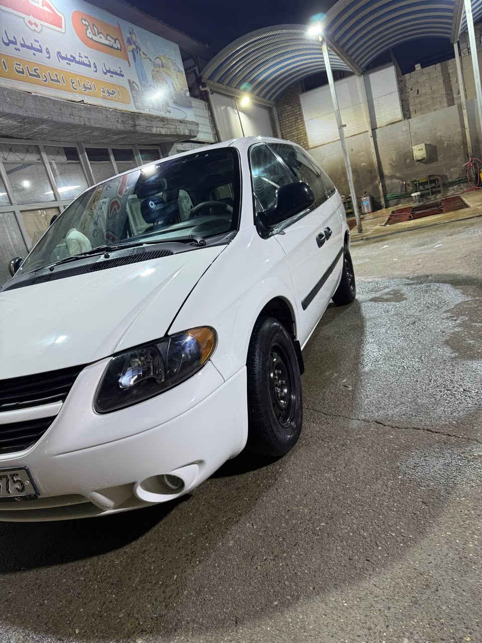 السلام عليكم شباب 
دوج كرفان موديل 2007  بدي قصير 
سياره جديده و كامله مابيه اي نقص 
محرك 3300 كير محرك جدد 
تبريد ثلج  تخم تاير 
صدر امامي و خلفي كامل 
مصبوغه حزام جماليه 
بدي قصير 
غرفه السياره جديده و حلوه 
سياره خير من الله و بالعافيه ع الياخذه 
رقم بغداد نكليزي و هزه كله جديد  و باسمي 
للتواصل *********** 
و ٲٍنٍـٍّМ Ế ـٍْي بخدمتكم بغداد, العراق
