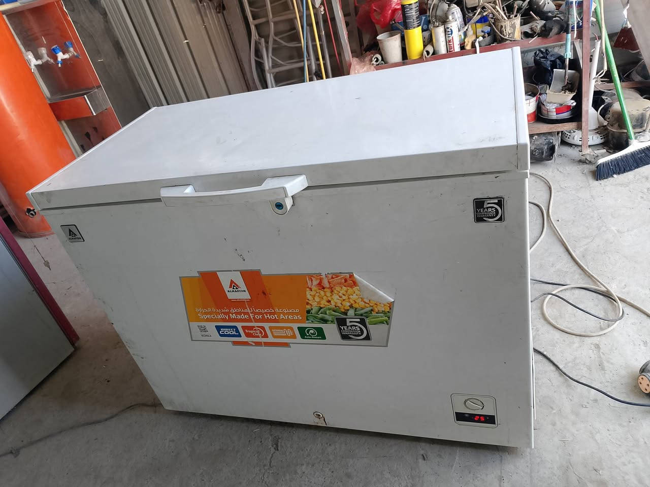 مجمده ١٣ قدم نضيفه حيل ٢٥٠ وبيهه مجال ضمان شهر معرض البيت الذهبي مكان شيخ حمد طريق زملت حمدي مقابل وكيل عادل عبوو توجد خدمة توصيل ***********
