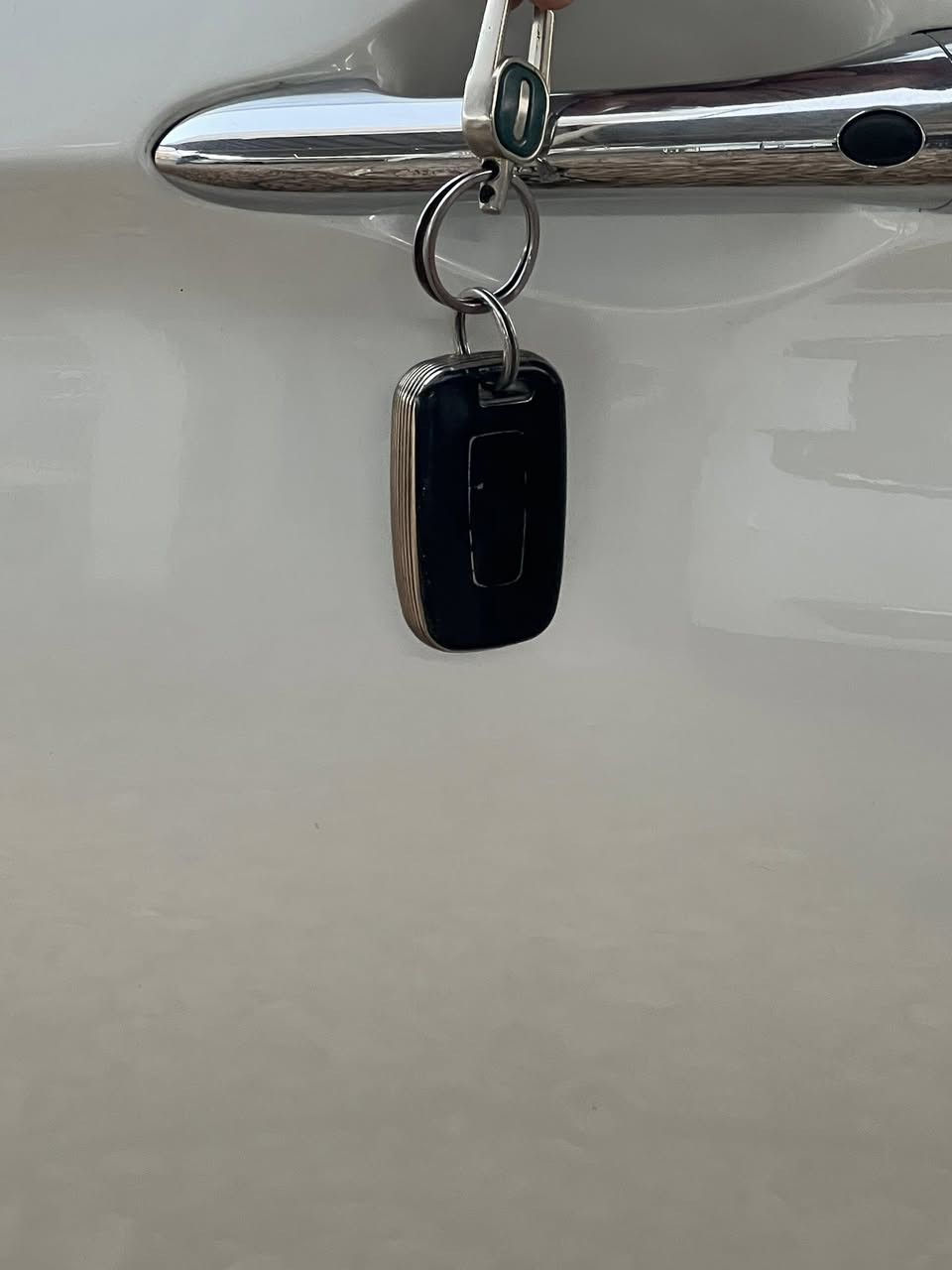 سوناته موديل 2010فول السيارة خليجيه رقم أربيل دولي بيه سونار السعر 124 بيه مجال للشراي العنوان كربلاء طويريج الشراي يتصل ع هاذه الرقم ***********
