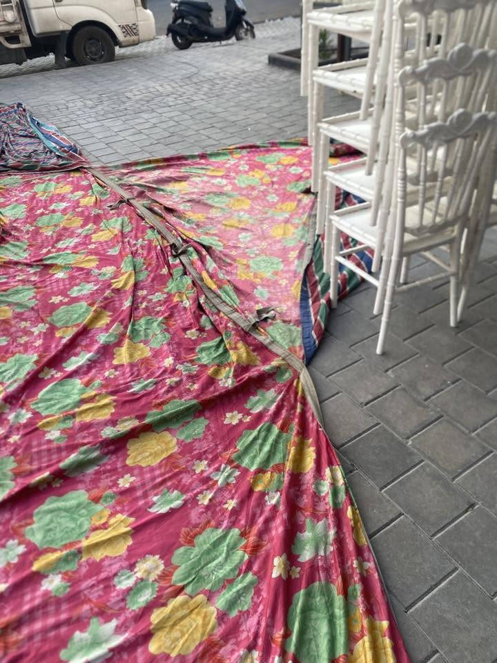 السلام عليكم نص جادر شبح للبيع الطول 10 امتار والعرض 6 امتار طراحيه 3 امتار العنوان بغداد مدينه الصدر ***********
