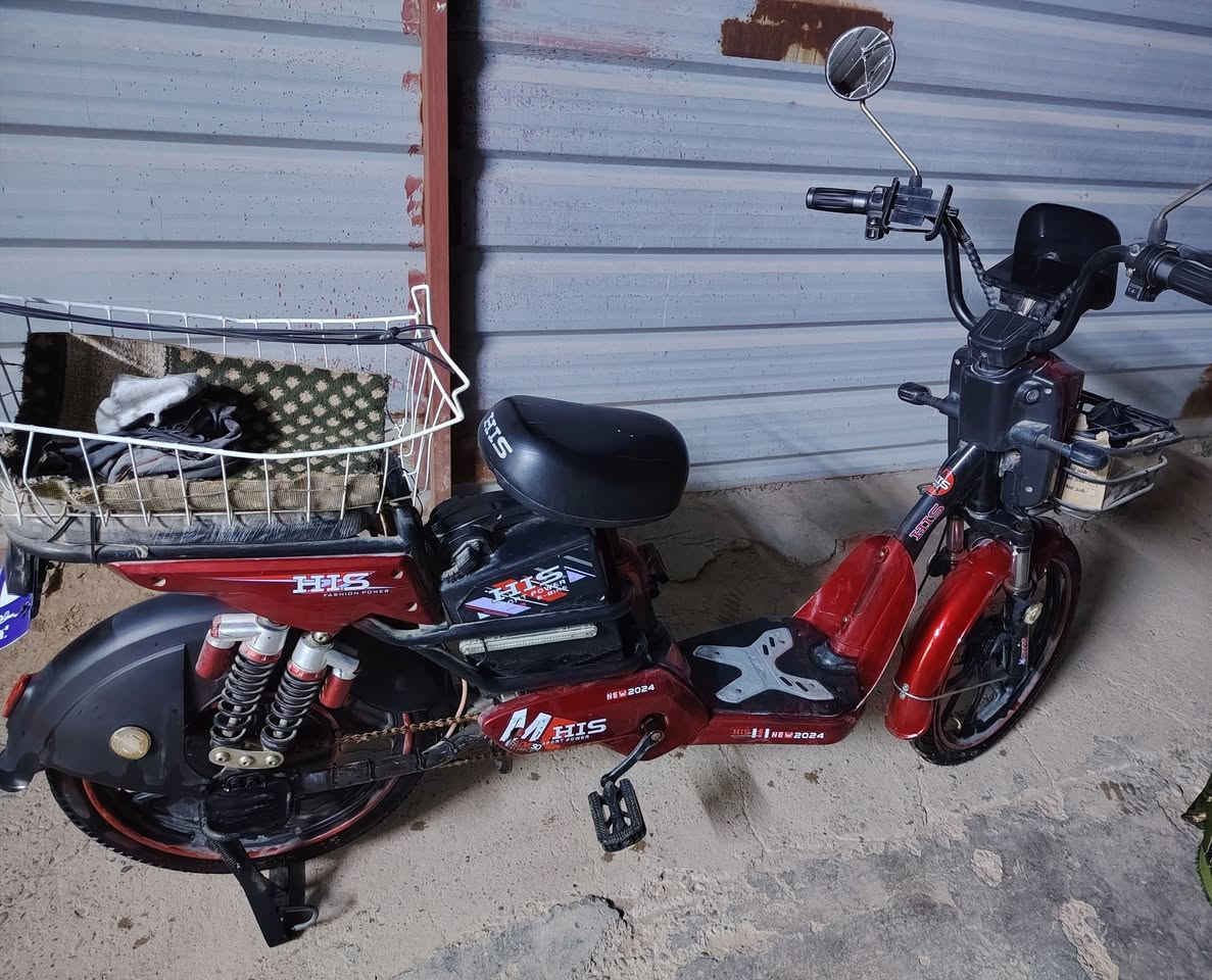 سلام عليكم اخوان دراجة نضيفة وكلشي شغال  بيهة مابيهة اي نقص فول ومكفول وهاذة الفديو النارة مالتة شغالة سعر ٤٥٠ وبيهة مجال مكاني بغداد تاجي رقم الهاتف ***********/ *********** متواجد وتساب وفيس رجان مو شراي لا طب تعبني  جزاكم الله خير
