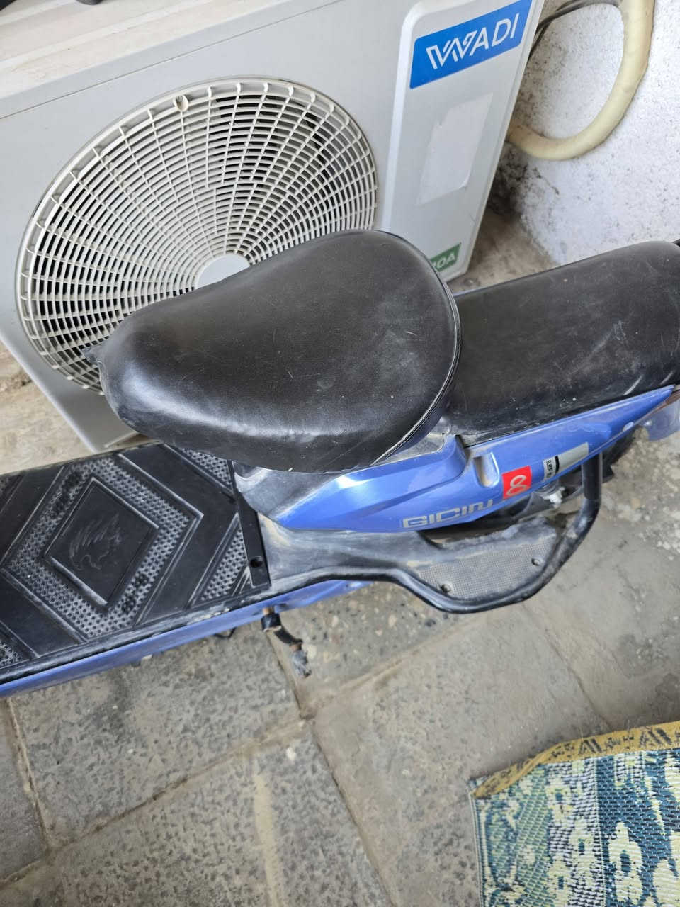 دراجه ٤ بطارية مستعمله قليل اخت الجديده ماخذهة ٤٥٠ الف فقط بيهة ٢ بطاريه ضعيفه سعرهن ٥٠ الف السعر ٣٠٠ الف وبيهة مجال مكان الخالص ***********
