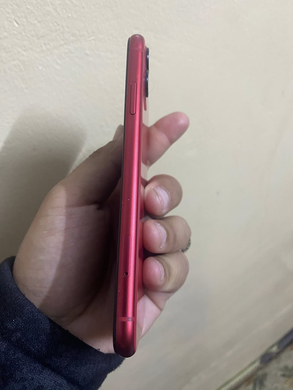 للبيع ايفون 11 عادي
ذاكره 64 .  تك سيم SIM

+شريحه اكترونيه 

بطارية 80 شرط اصليه  

نموذج M  نظافة الجهاز 99%

مبدل شاشه وفيس ايدي شغال 

سعرو.200 الف بي مجال حك جيتك 

تواصل خاص أو اتصال ***********
