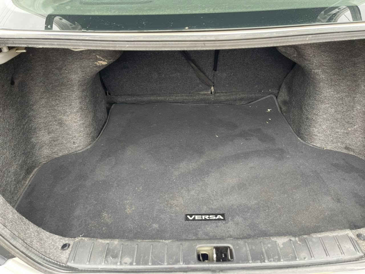 السلام عليكم 
بيع او مراوس  
نيسان فيرسا  2018 رقم ديالى ماشية 56 
السعر 90$ وبيها مجال بسيط ..السونار مرفق بالمنشور  .
للاستفسار .  ***********
