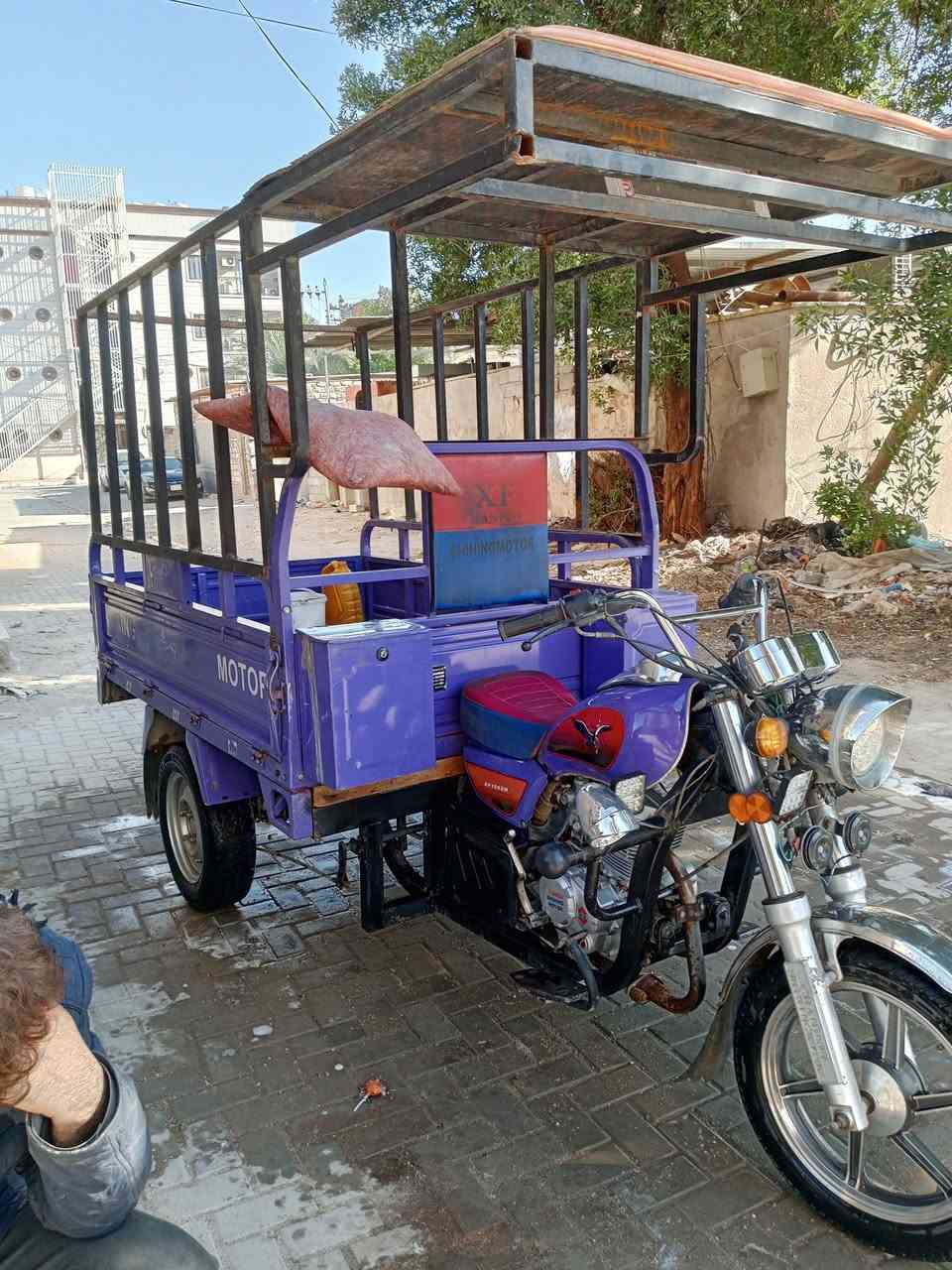 ستوته للبيع موديل 23 مكفول كفاله عامه مكينة ما مفتوحه بيها برغي  كهربائية شغاله ركبه شاصي مكفول بسمي مكتب حسين عداد كتروني مكفول كفاله عامه غير متواجد عله الفيس *********** مكاني كربلاء قرب نفق العباس. (بدون محجر )
