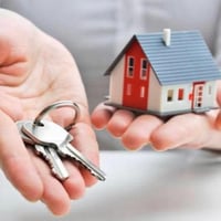 يا الله السلام وعليكم   عندي بيت الى البيع مساحة 60 متر طابقين بناءً ن...