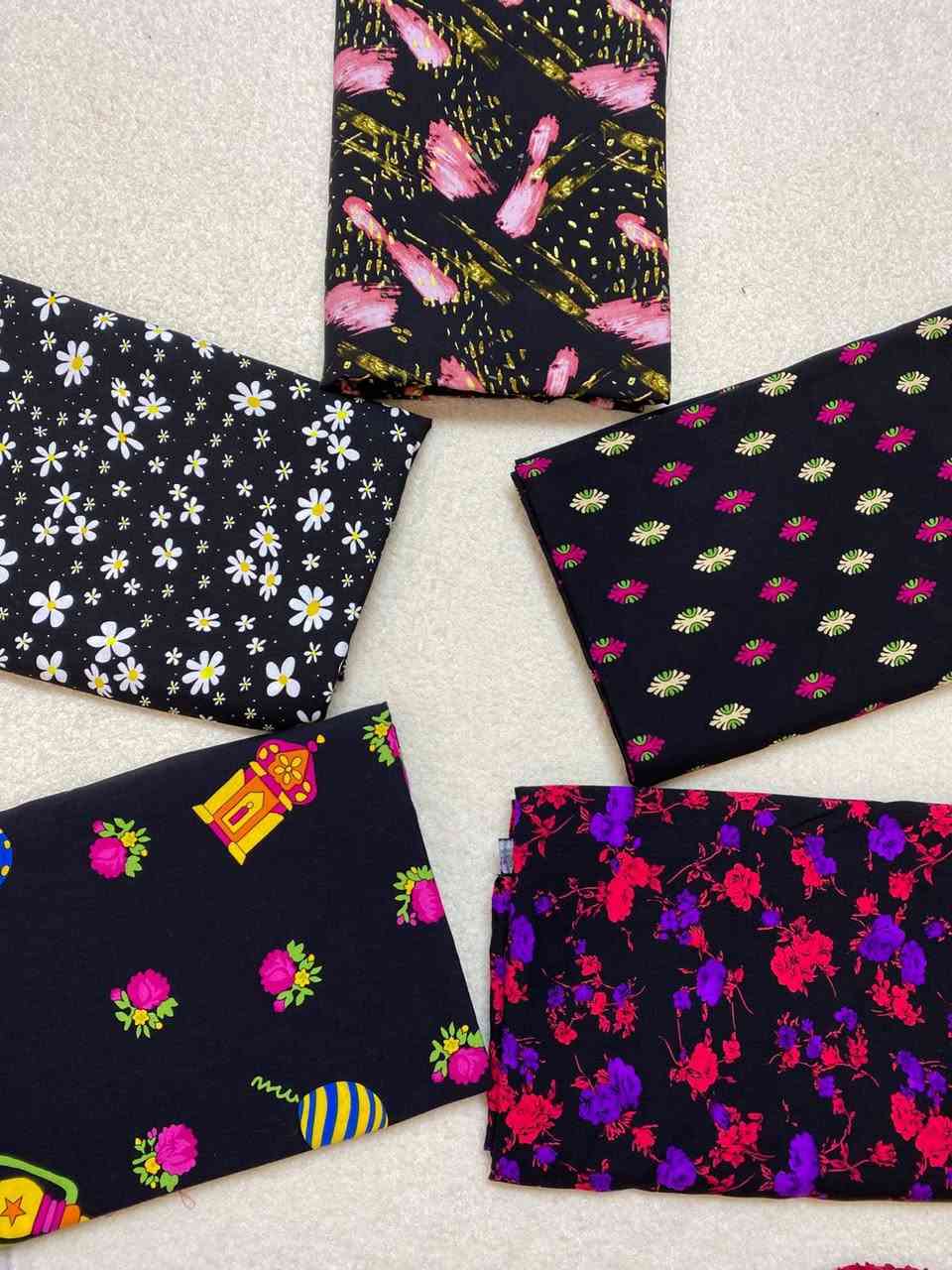 كشمير ايطالي قطني بطرحات جديد وبسعر🔥🔥🔥🔥🔥
للحجز واتساب***********او مراسلة الصفحة وسيتم الرد
القطعه تكون مترين ونص //تتوفر خدمة توصبل بغداد وكل مناطق العراق 5//البيع جملة ومفرد 
افحص طلبك بوجود المندوب واي اختلاف الك حق رفض البضاعه 🤝🤝🤝
