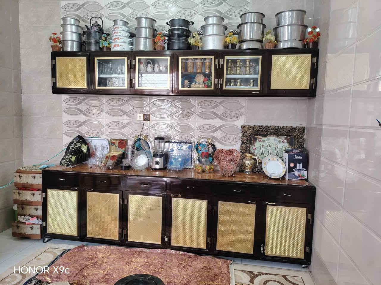 سلام عليكم يوجد كاونتر ٣متر ول مغسله ٢متر السعر ٦٥٠ وبيه مجال العنوان الرمانه الاستفسار على التلفون ***********
