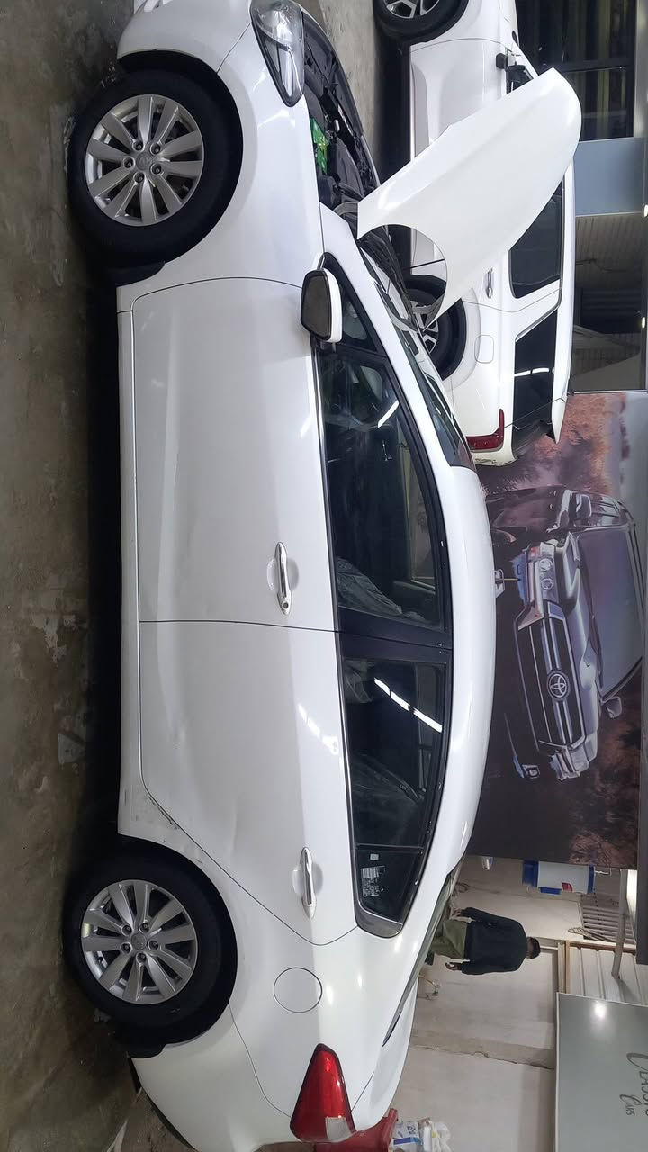 سلام عليكم من رخصت الادمن سيراتو ١٤ مكينه كير حداديه تبريد تدفئه كله كفاله بيه ضربه جوه لقفل مال جنطه وبراغي جنطه مرخايات  وبيه باردات شوف لعين لاتبديل ولا صبغ  استفسار. ***********
