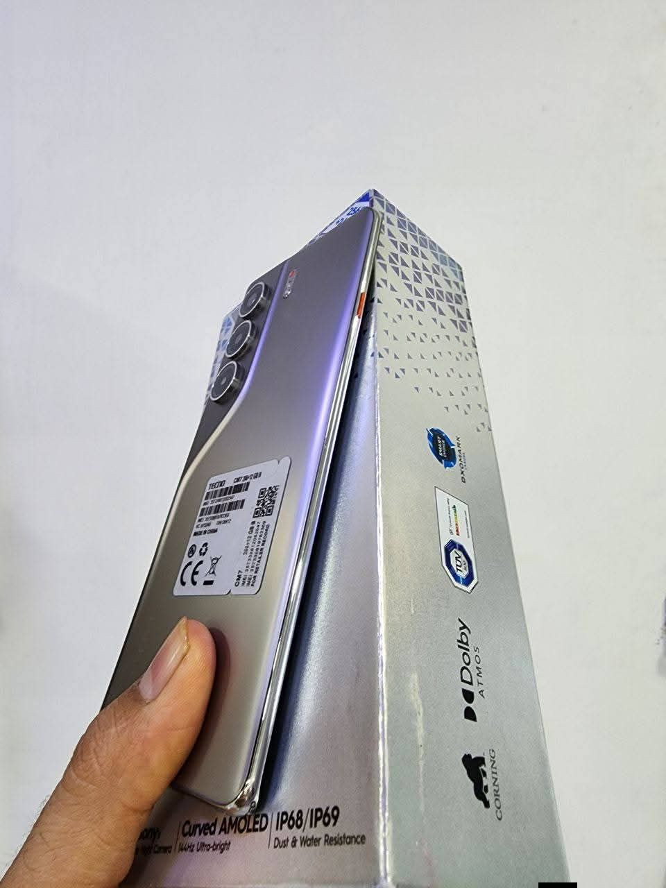 السلام عليكم للبيع تكنو كامون 40 برو 5G عشوائية 12+12 ذاكرة 256 جهاز اخو جديد مكفول من لخدش نضافه 100% كامل كل ملحقاته الاصلية جهاز معرف بالمواصفات القوية مراوس ايفون 13 وفوك مكاني البصرة ***********
