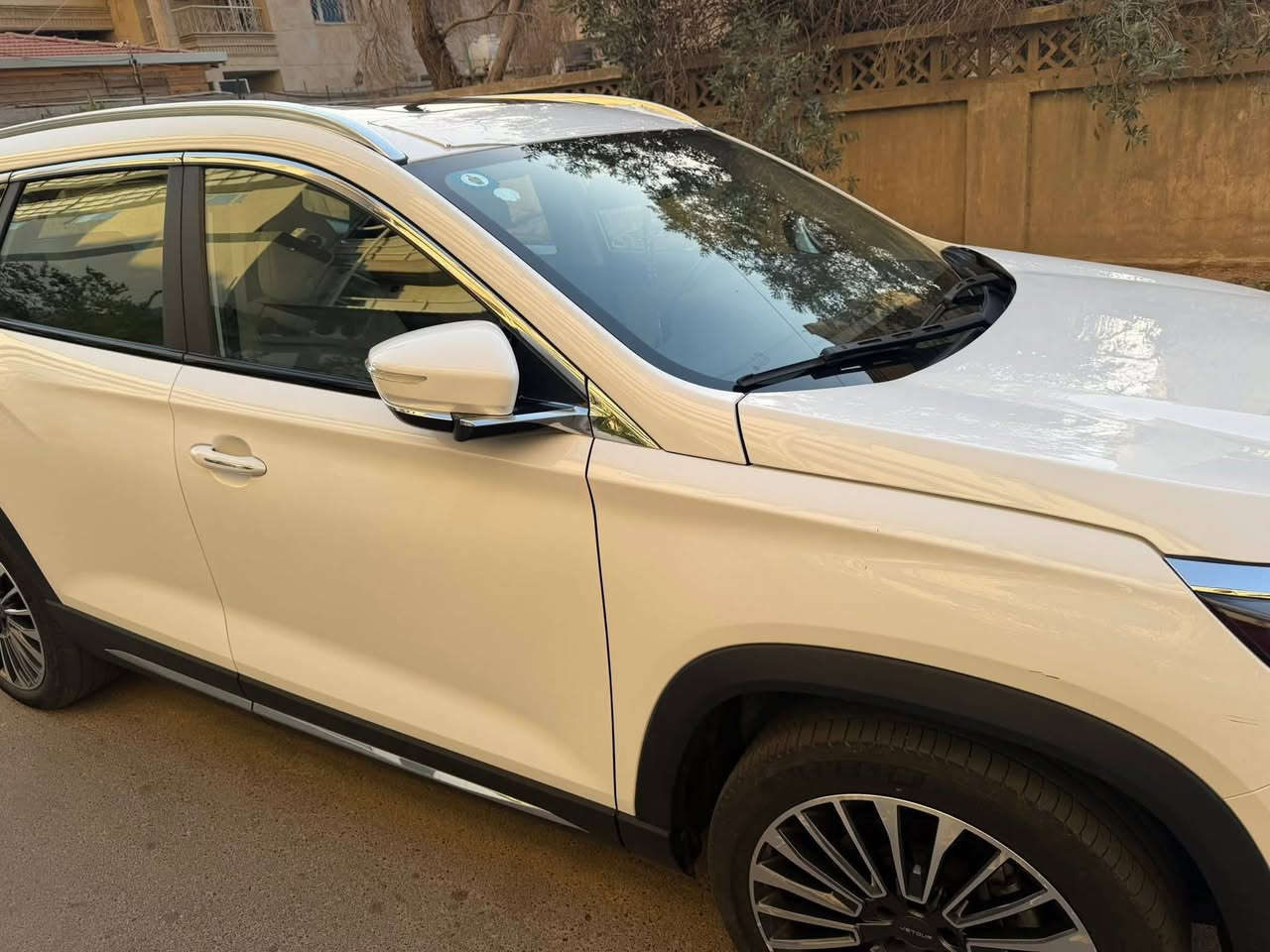 جيتور x90بلاس فول مواصفات ضمان شركه 10 سنوات بيها بعض الملاحضات وحته سنور مسويلها حته ما اتعبكم تريدها برقمها تريدها برقم عادي علمآ رقمها مميز وغالي الي يعرف قيمة الرقم ياخذها مع الرقم ويسوي تبادل على غير سياره ولي ما يريد الرقم عادي انطي رقم عادي
فول  فول ماشيه 25000 الف وقابله للزيادة 

0 771 246 2766
