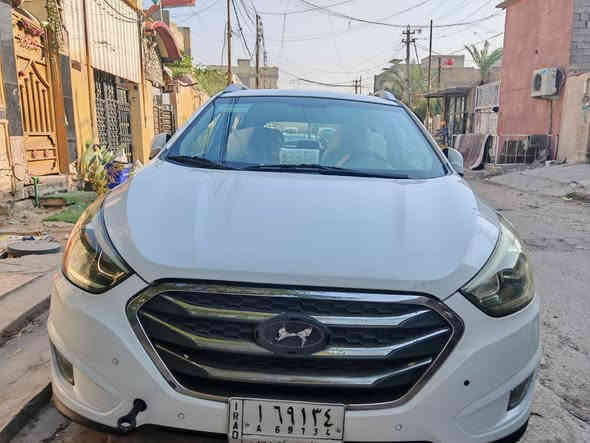 السلام عليكم ورحمة الله
توسان 2015 خليجي بيها صبغ نصف باب خلفي  والداير جوه قبق البانزين الباقي مكفول مكينه وكير كفاله
سعر 145 باسمي تحويل مباشر
مكان السياره بغداد جميله الثانيه
للاستفسار *********** .
