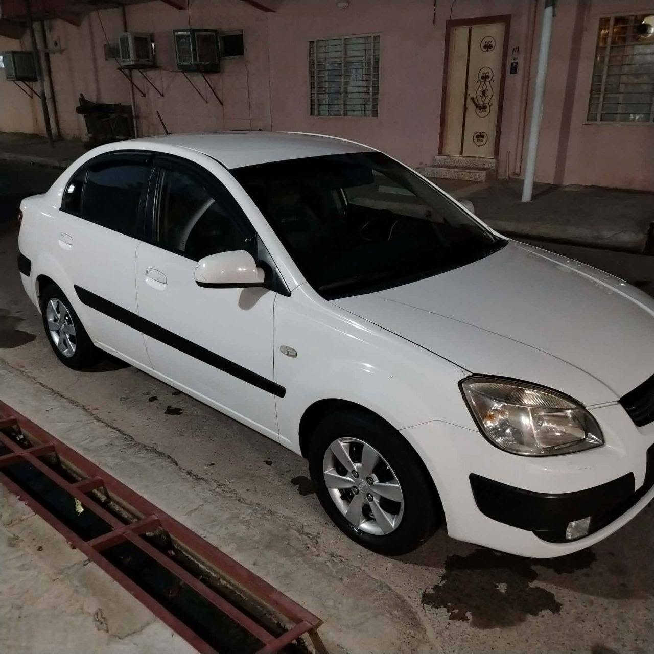السلام عليكم ورحمة الله وبركاته
سيارة كيا ريو موديل  2008 للبيع السعر 95$السياره اسم صاحبها الشرعي الاتصال على الرقم ***********
