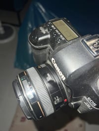 كانون 5D مارك2 • عدسة 50مم f1.4 • بحاجة تنظيف