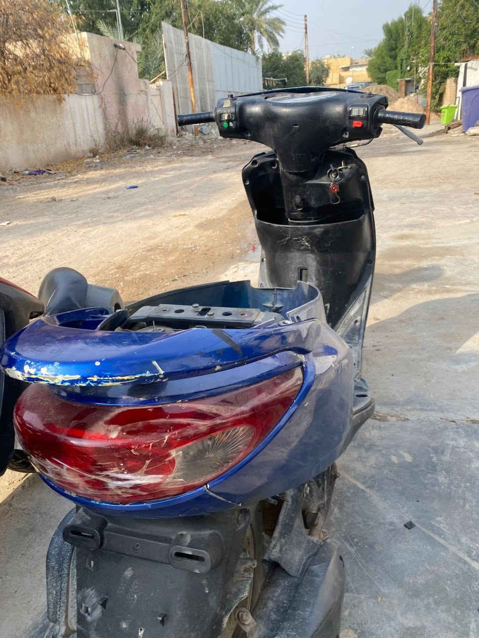 السلام عليكم بريز للبيع تشتغل من اول هندر دراجة بيهة نواقص قليلة تايرات جدد  نقص بريك خلفي يرادلة بنز والفج المامي موجود بس ينشد قيم واخذ


**إذا كنت صاحب هذا الإعلان وتريد حذفه لأي سبب، رجاءا أرسل رسالة إلى الدعم الفني**