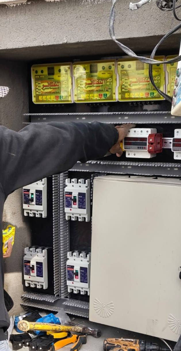 تأسيسات كهربائيه..دقه وسرعة انجاز كادر متخصص اسعار تنافسيه للإستفسار ***********
