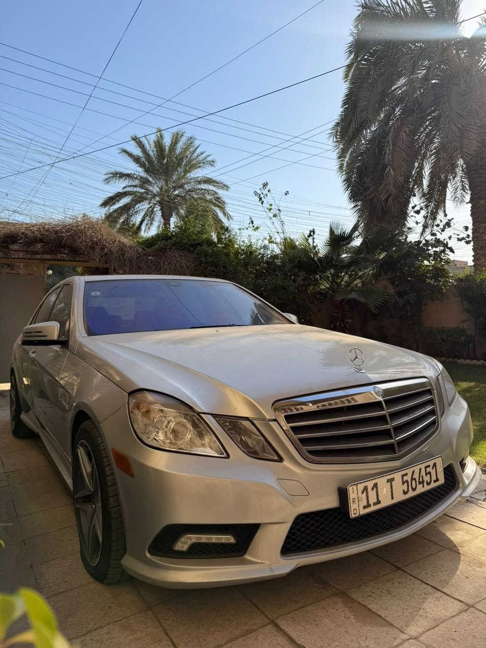 للبيع مارسدس E350 موديل 2011 وارد امريكي حادثها جاملغ وبنيد بدون شواصي الباقي مكفول ماشيه 110 حقيقي فول مواصفات جاهزه كير مكينه صدر خلفي امامي جديد مابيها اي نقص خير من الله رقم بغداد انكليزي بسمنه تحويل ثاني يوم السعر 160 مكانها بغداد الشعب للستفسار ***********
