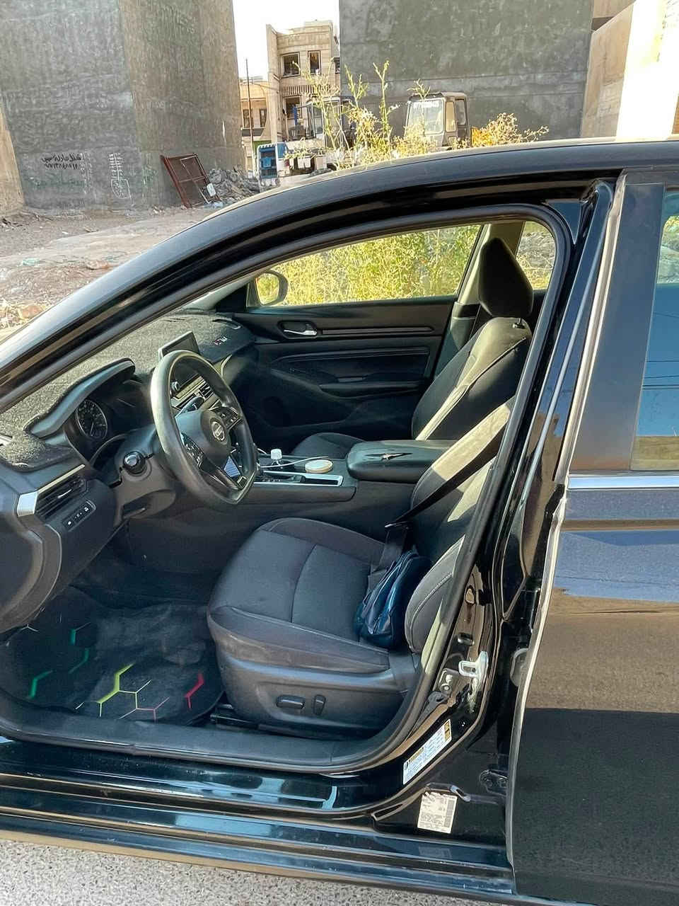 نيسان التيما ٢٠١٩ مواضفات s رايدهة ١١٢ وبيهة مجال
شاشة كار بلي شاشة اعطال كبيرة بصمة رادار امامي وباقي المواصفات المعروفة
حادثهة من امريكا جاملغ وبنيد وبيهة بالعراق جاملغ وباب حادث خفيف بدون دواخل وبيهة قطعة بارد 
يعني ٤ قطع صبغ 
ماشية ١١١ الف ميل 
صدر جديد كير جديد ممفتوح شديتة قبل شهر 
مكينة نظيفة ما مفتوحة ابد 
وهذا رقم الشاصي مالتهة 1N4BL4BV1KC189474
رقمه بغداد باسمي مكاني بغداد حي الجامعة 
***********
صور الحادث داخل المنشور
