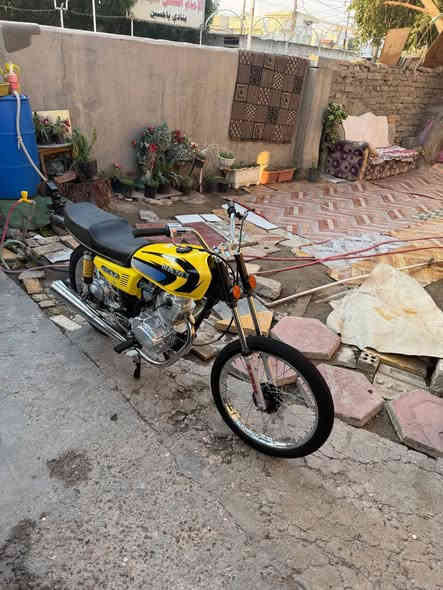 عندك دراجه للبيع 🙂/(ايي ححبيبي)
🙂/(تعمير )

ياموديل 🙂/(شاصي٢٠ ولباقي ٢٤ )

اوراق لو كلك 🙂/(كلك )

بيش رايده 🙂/(500وبيه مجال )

وين مكانك 🙂/(حله بابل )

تكدر تجيني لفلان مكان 🙂/(لا والله)

دزلي رقمك 🙂/(***********)

(نضافه 1/1مابيه نقص برغي 🙂)

(هاي التفاصيل كله كدامك شراي بيك خير وتدلل 🙂)
