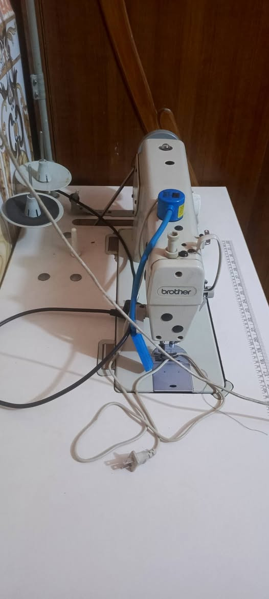 مكين خياطه البيع بعدهن  نضفات كلش السعر خاص ***********
