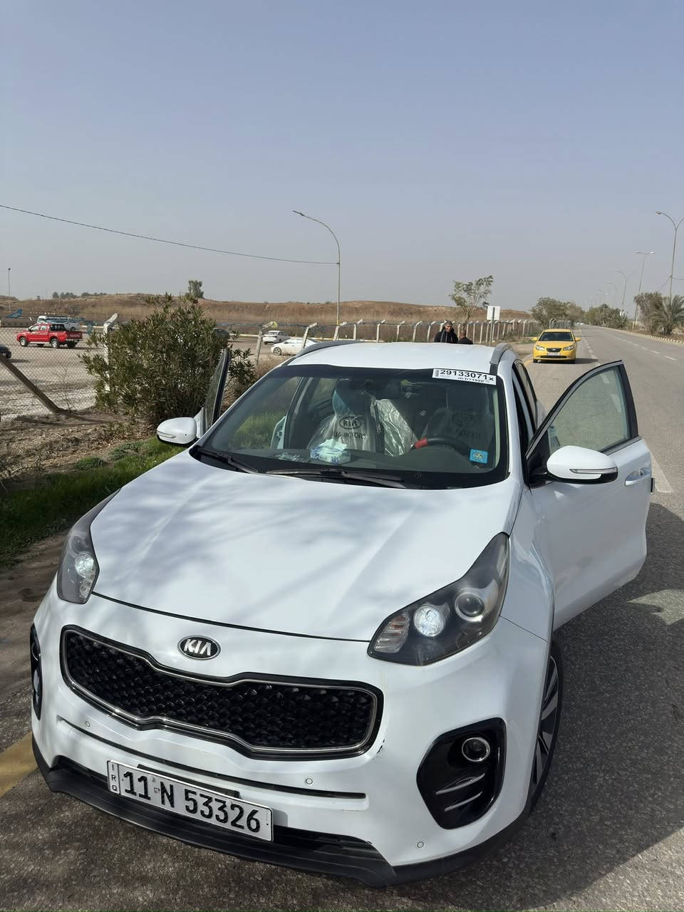 السلام عليكم
كيا سبورتج موديل16 شكل 18
مرقم بغداد الدولي بأسمي تحويل مباشر 
السياره خليجي كفاله عامه
 من الصبغ والتبديل
كير مكينه كفاله وشرط الفحص 
مكينه 2000 دوش
السياره نص فول رادار امامي خلفي
تحكم استيرن تبريد قطعتين اشاير بالمري مري شفط
مكان السياره بابل
السعر 175 قابل للتفاوض 
للاستفسار/***********
