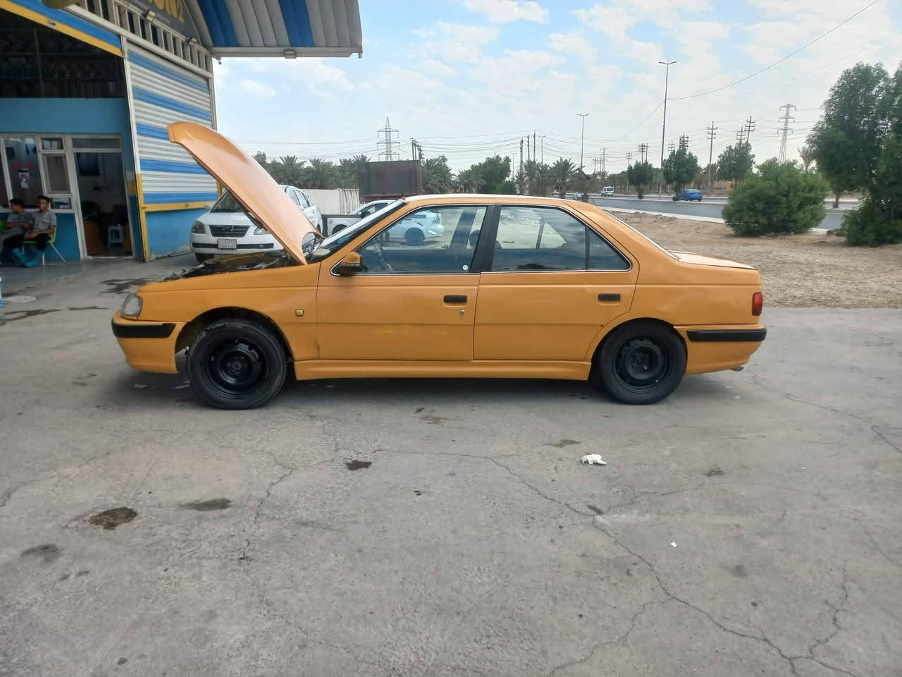 البيع مديل 12رقم نكليزي  السياره جاهزهه بس صوت بلمحرك السعر 28 وبيهه مجال ***********
