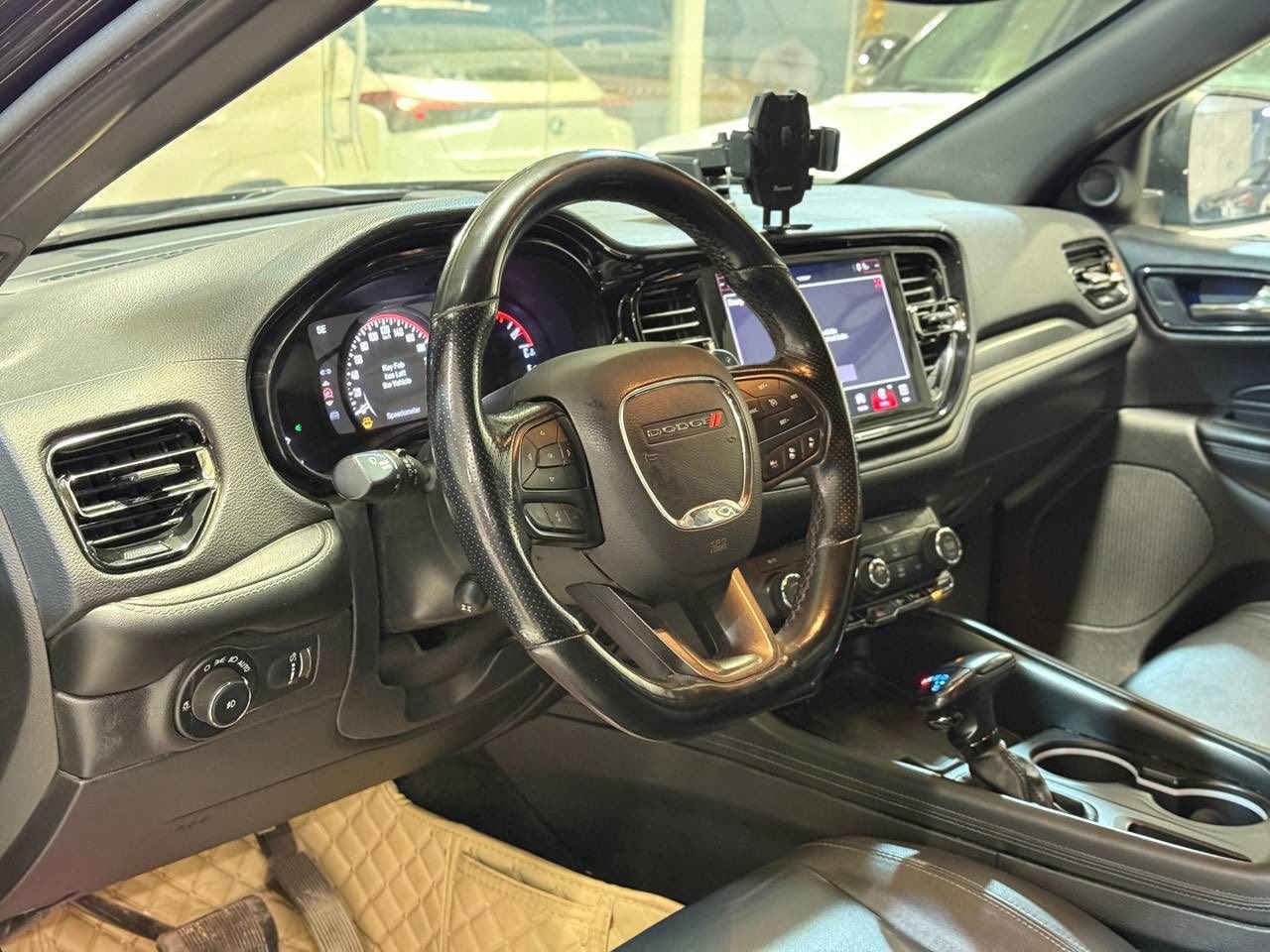 بيع مستعجل تم تخفيض سعر 265 مع مجال
صور حادث بالمنشور مبدل بيبان ثنين اصلي بلا صبغ ايرباك فقط بردة 
#المواصفات : 

▪️السيارة : دودج #دورنكو GT لون اسود
▪️الموديل :2022
▪️المحرك : 3.6L . V6  (ستة سلندر)
▪️حجم الويل : ويل كب GT حجم 20 مع طقم تايرات بحالة ممتازة
▪️مصابح امامية زنون مع LED مع كشافات دعامية زينون
▪️بصمات عدد 2 للأبواب مع بصمة جنطة وبصمة تشغيل وتشغيل عن بعد
▪️غرفة السيارة جلد لون اسود اصل vip
▪️فتحة سقف ( سلايد روف ) بالقمارة
▪️رادار امامي مع مانع تصادم
▪️حساس خلفي اصل
▪️تحذير الخروج عن المسار
▪️تحذير النقطة العمياء
▪️سستم صوت
▪️مقاعد تبريد وتدفئة
▪️تدفئة مقود القيادة
▪️مقود رياضي مع تحكم كهربائي
▪️كامرة خلفية دوارة اصل مع الستيرن
▪️شاشة الدشبول الحجم الكبير 10.1 انچ
▪️نظام ملاحة GPS
▪️گير شفتر ستيرنك 
▪️تحكم فول كهرباء لكرسي السائق والراكب 
▪️ذاكرة كشن لحفظ وضعيات الجلوس ( ميموري )
▪️سستم صوت
▪️تشغيل عن بعد
▪️صندوق كهرباء
▪️صف ثالث من المقاعد 7 راكب
▪️دفع رباعي 4*4
▪️إطفاء وتشغيل اوتماتيكي
▪️تحكم ستيرن جهتين بلوتوث وحاكية وكروس سرعة وتحكم صوت 
▪️نظام ABS مانع انزلاق
▪️بعد بيها هواي مواصفات
▪️مكانها نجف 
السعر المطلوب :265 ورقة مع المجال.

الاتصال على : ***********
