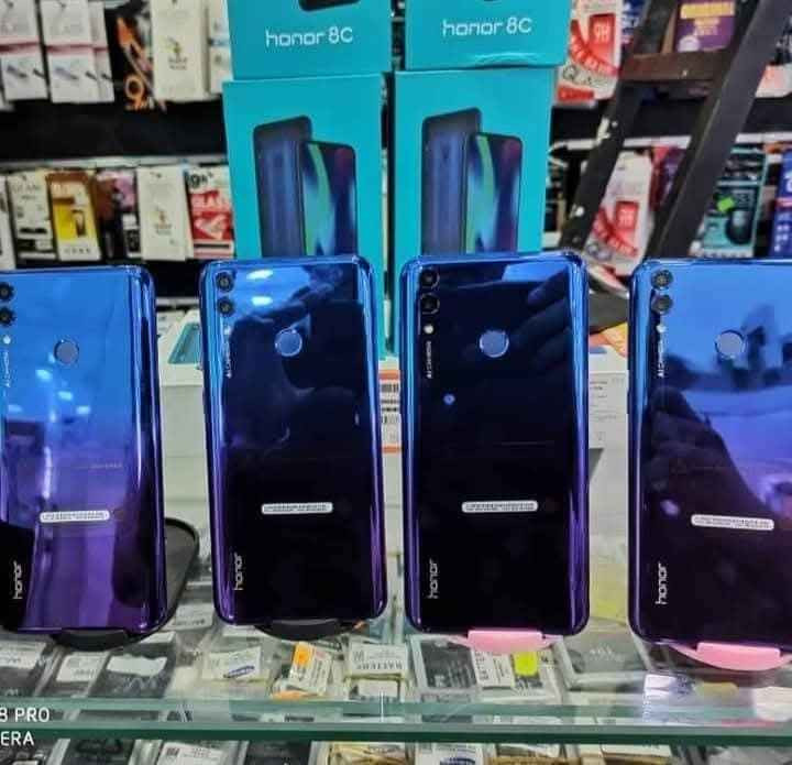 جهاز قوي 
بمواصفاته وشكله 
واصلي 
هونر 8c
+ يحمل كل تطبيقات والالعاب 
+ سهل بالاستخدام والعمل 
+ ذاكره 128 
+ بطاريه 4000 ملي
+ كاميرا خلفيه مزدوجه مع كاميرا اماميه  مزدوجه
كل هذا بسعر 65 الف فقط 
جملة  ومفرد
يوجد توصيل كافه محافظات 
ضمان شرط فحص والاصلي
‏‪بغداد زيونه ربيعي مقابل مول دريم ستي 
للحجز راسلنا على خاص الصفحة او الاتصال على
اذا اتاخرت بالرد يرجى مراسله ع واتساب  أو اتصال 
***********
*********** بغداد, العراق
