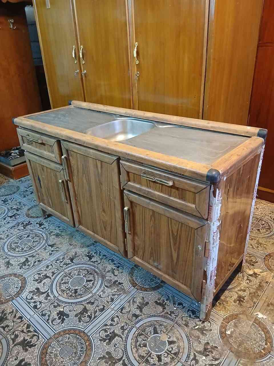 غراض مستعمله نظيفه جدا للبيع كلمن وسعره المراسله خاص او الاتصال ***********مكاني بغداد
