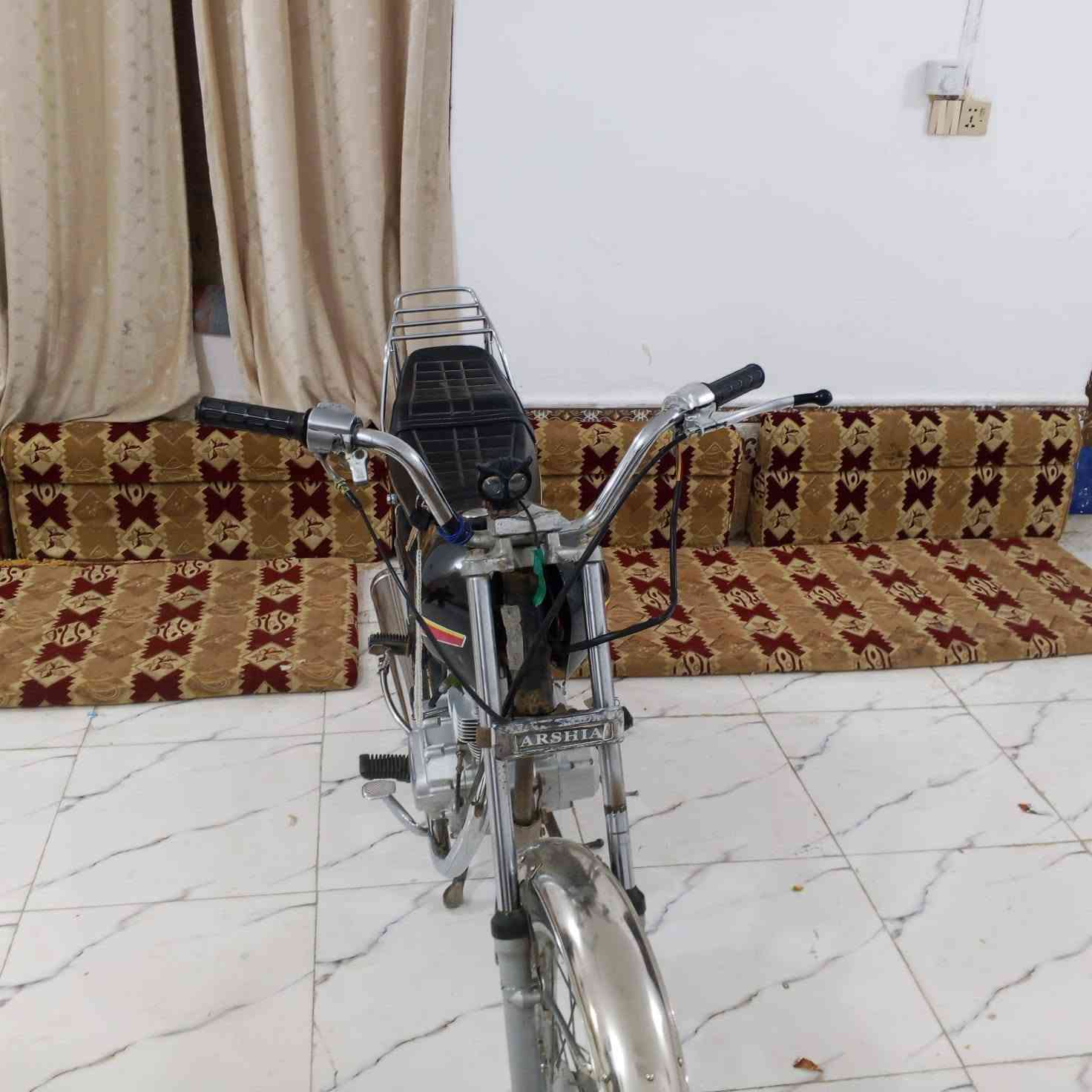 السلام عليكم دراجه نامه كلك السعر325(بيها مجال) دراجه ما مفتوحه كهربائيات شغاله المكان ناصريه سيددخيل الرقم تواصل واتساب(***********)
