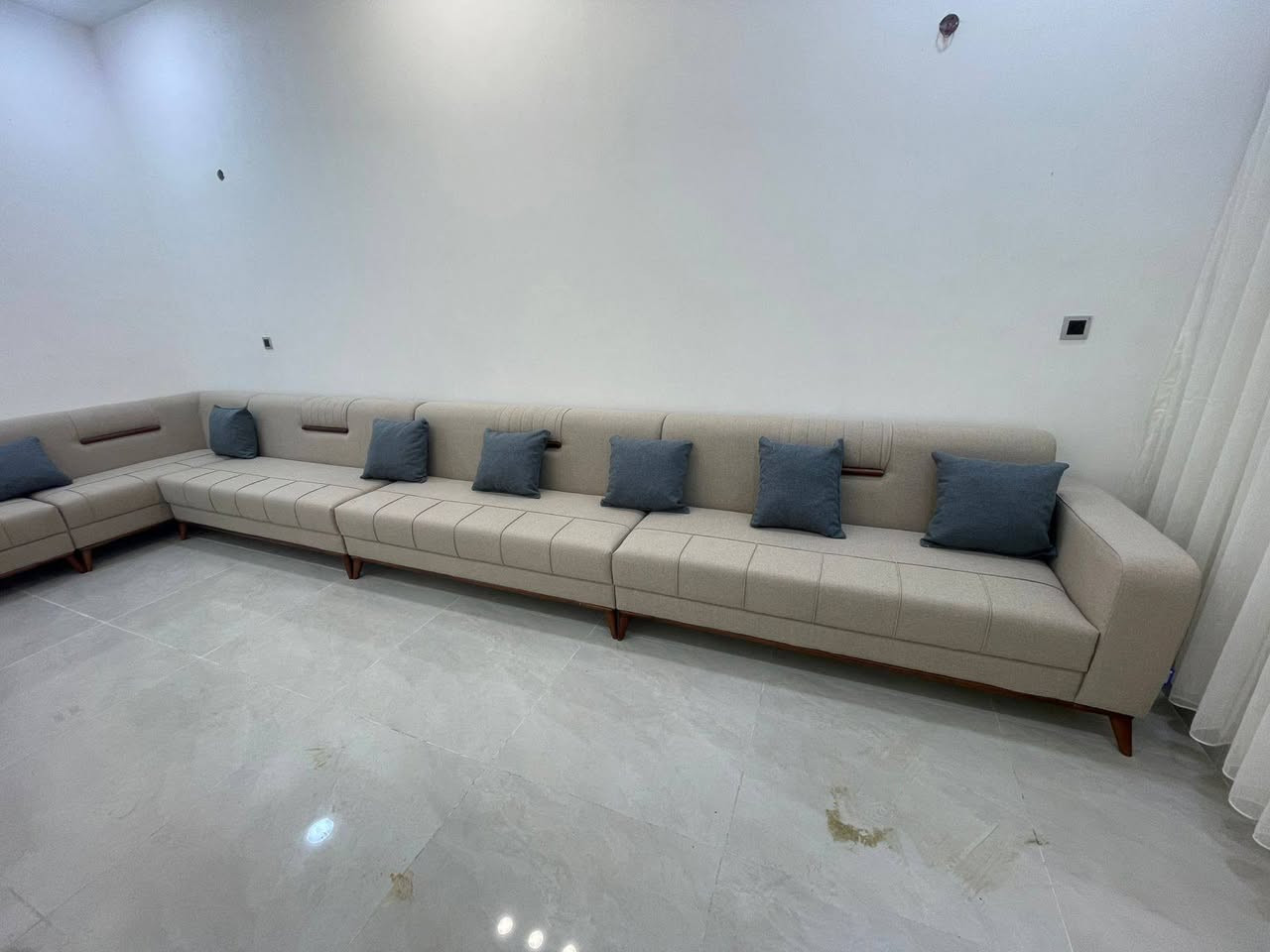 اللهم صلي عل محمد وال محمد 
تم تجهيز تخم ديوان الئ احد زبائننا الكرام 
عمل درجه اولئ
الهيكل بلوك 18 ملم
الخشب روسي
الاسفنج مميز اول 
10 سم
مغطاه بطبقه بولستر طبي
الرجل خشب زان تركي
مع فريم خشب زان تركي
ضمان العمل خمس سنوات
انتاج معمل ومنزليات الكرار
باداره كرار كاطع
***********
