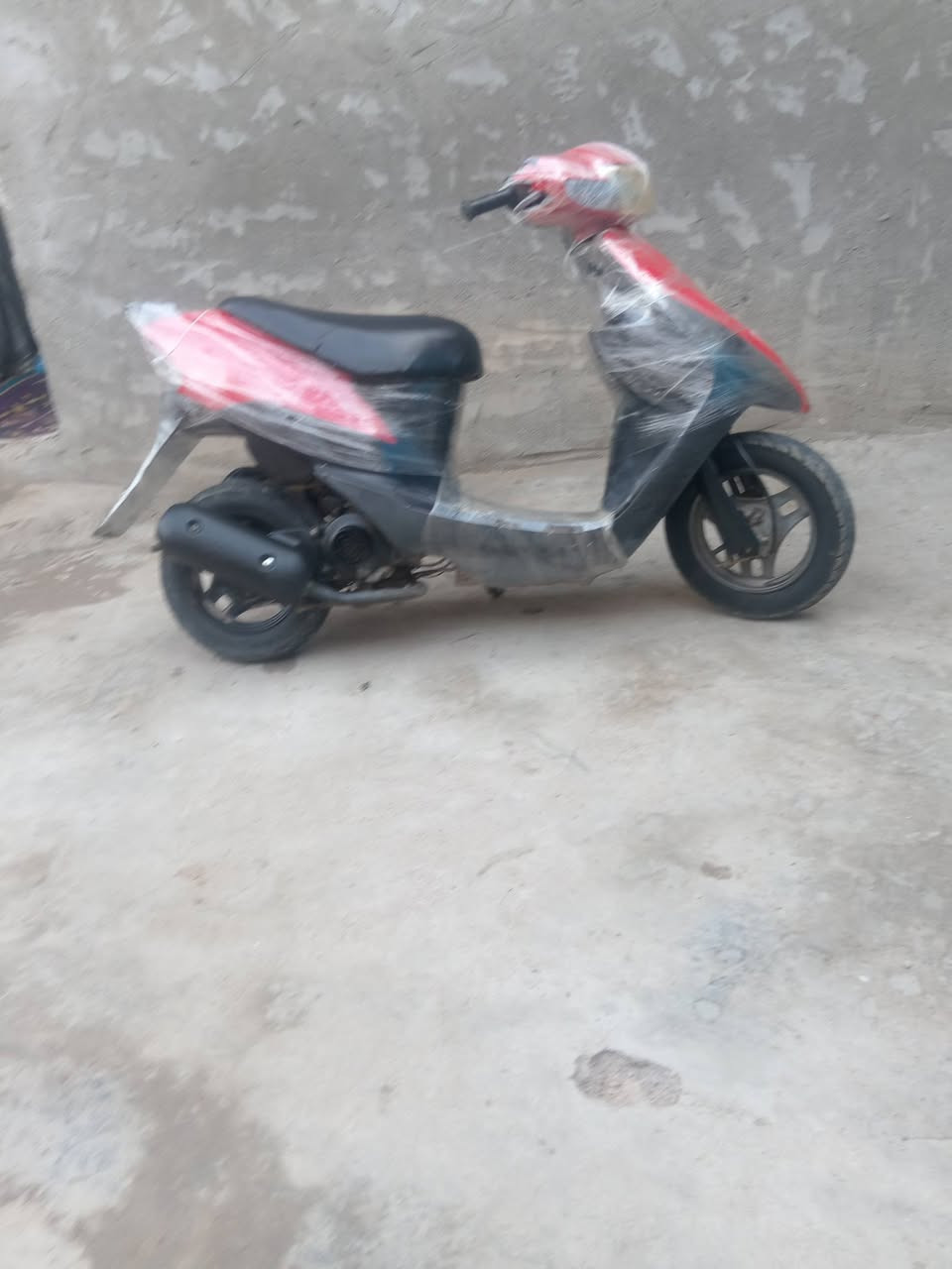 سلام عليكم دراجه للبيع حلوه نظيفه جديده كامله نقرا سلف ***********
